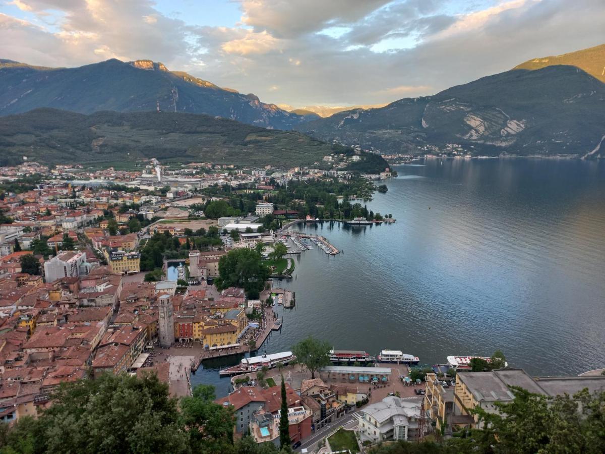 North Lake Riva Apartment, Steps From The Garda Lake Exterior foto